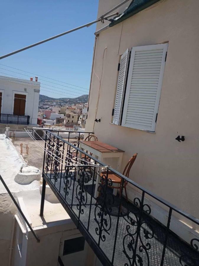 Soullas Apart -Ελλαδα- Ermoupoli Exterior foto